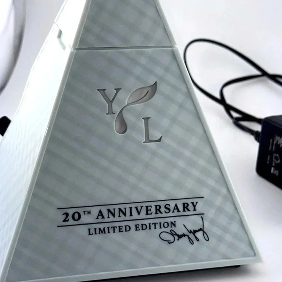 Young Living AromaLux Atomizing Oil Diffuser 20th Anniversary Limited Edition - Picture 3 of 14